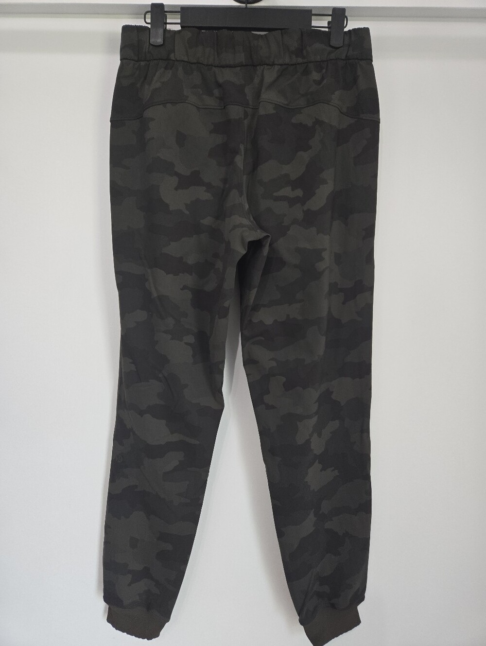 Lululemon On the Fly Jogger 28" *Luxtreme Heritage 365 Camo Dark Olive SIZE 6 - Picture 3 of 6